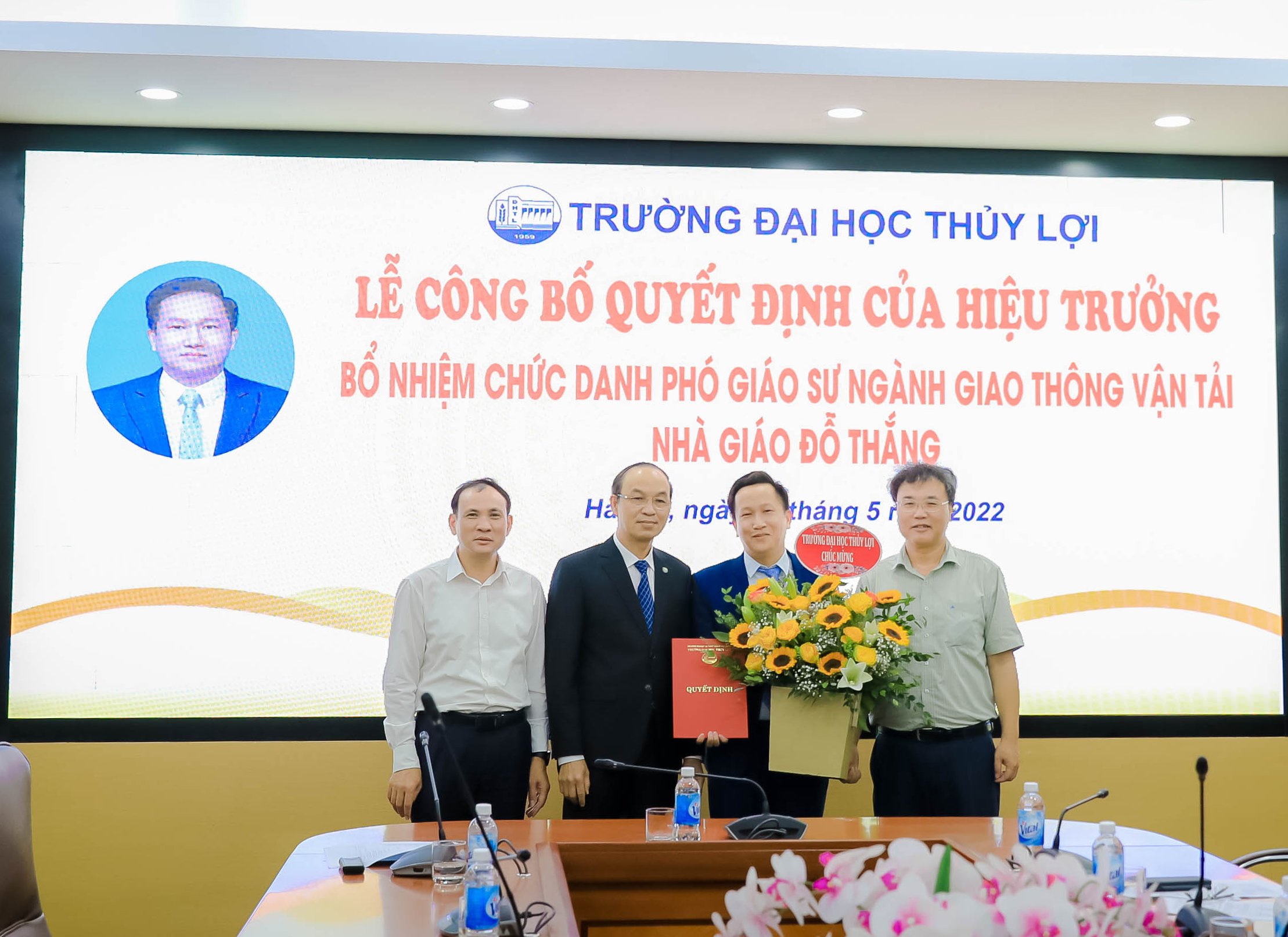 Công bố Quyết định bổ nhiệm chức danh Giáo sư, Phó giáo sư năm 2021