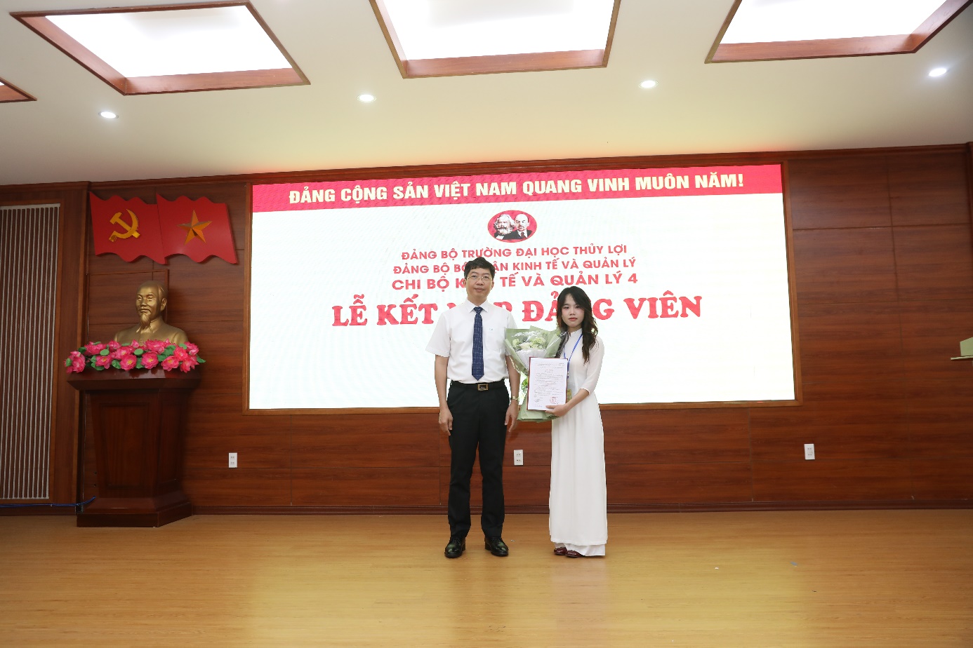 Lễ kết nạp Đảng viên mới – Dấu ấn tuổi trẻ, trách nhiệm với Tổ quốc