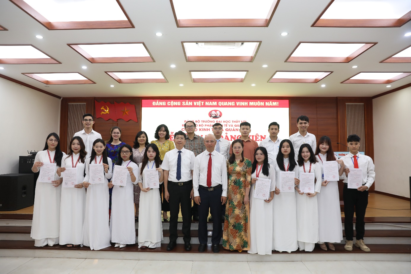 Lễ kết nạp Đảng viên mới – Dấu ấn tuổi trẻ, trách nhiệm với Tổ quốc