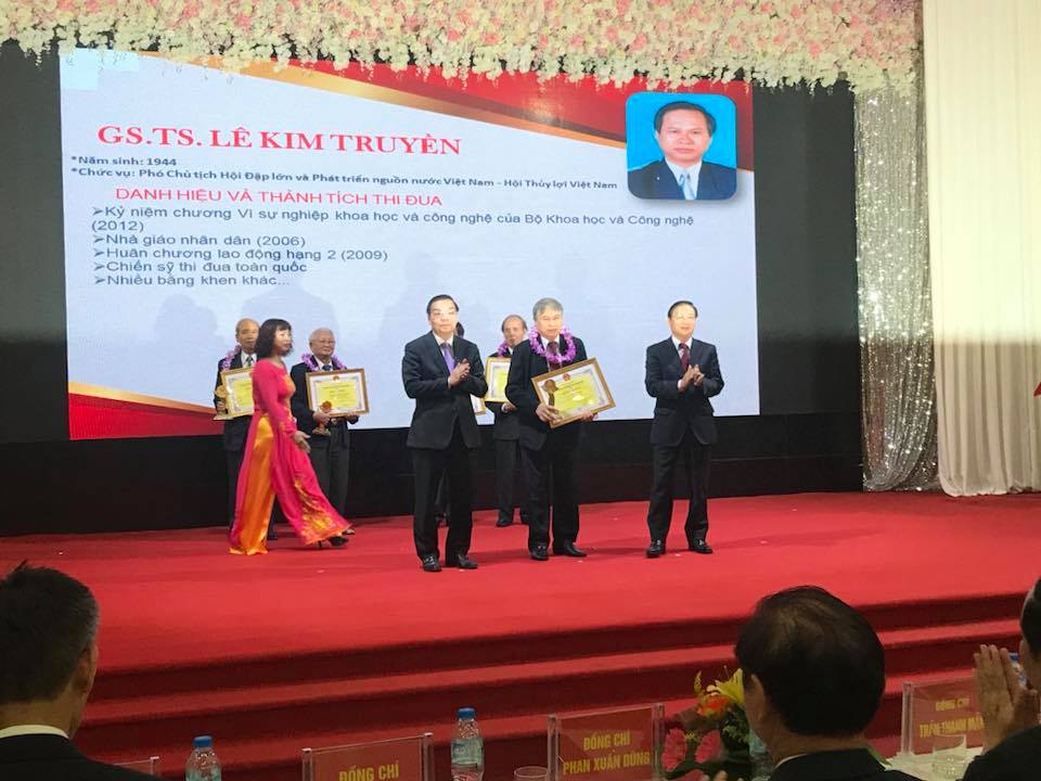 Tôi đã bước tiếp con đường của ông